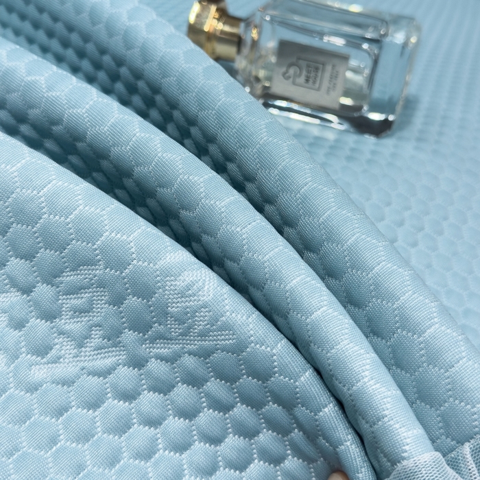 91家纺网 家纺一手货源 找家纺 81号家纺 2024新款冰感豆豆床裙款凉席 天空蓝