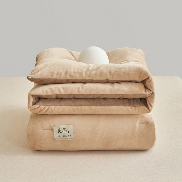 91家纺网 家纺一手货源 找家纺 2024新款双面牛奶绒德绒拼色冬被四件套 德绒拼色-浅驼