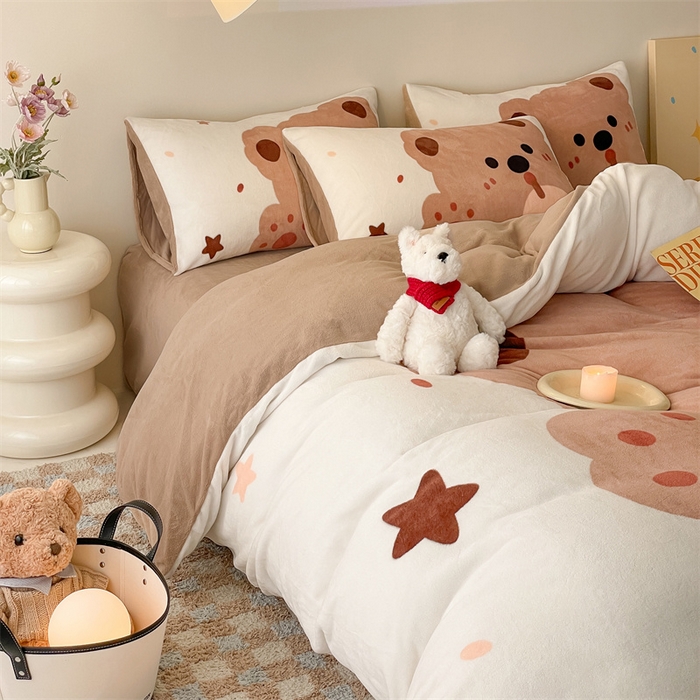 91家纺网 家纺一手货源 找家纺 星座家纺 2025新款大版卡通牛奶绒四件套 曲奇小熊