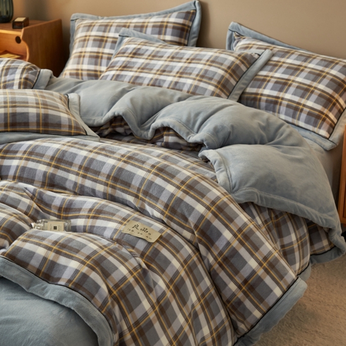 91家纺网 家纺一手货源 找家纺 2024新款无印风牛奶绒宽边可拆洗冬被被子被芯 无印风可拆洗冬被-莫妮卡