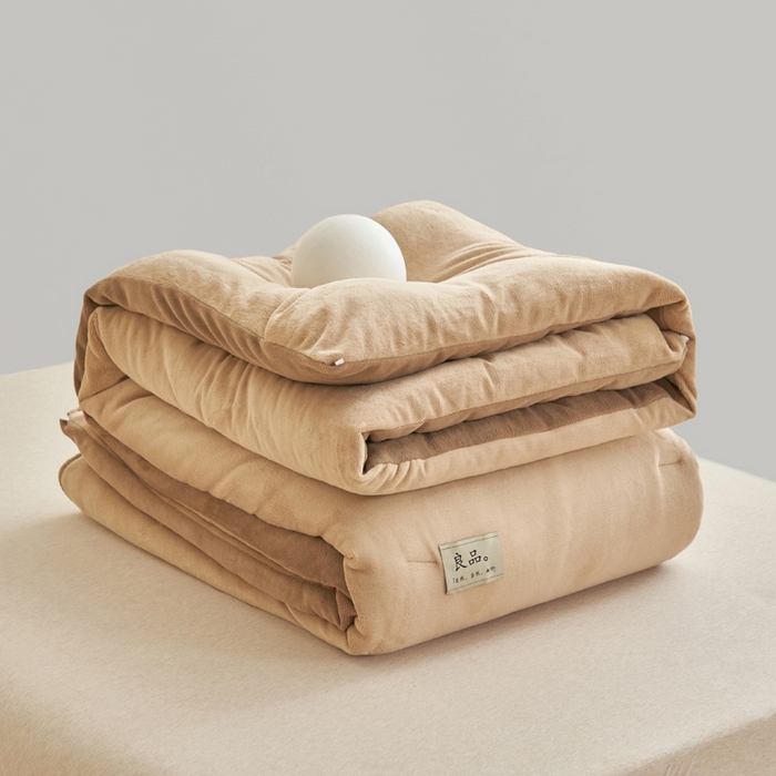 91家纺网 家纺一手货源 找家纺 2024新款双面牛奶绒德绒拼色冬被四件套 德绒拼色-浅驼