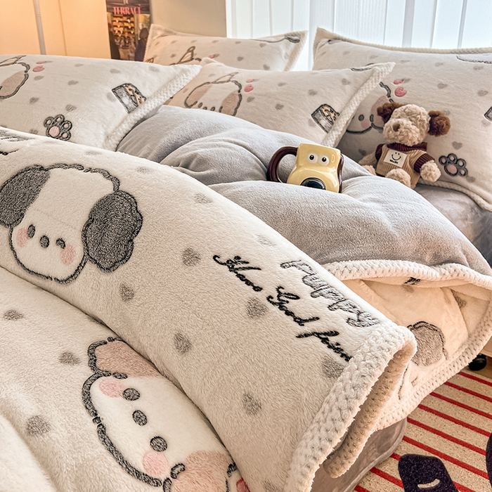 91家纺网 家纺一手货源 找家纺 倾慕家纺 2024新款加厚保暖6D立体雪花绒系列-四件套 礼物小狗