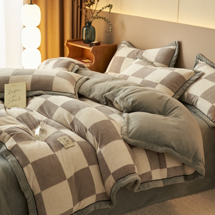 91家纺网 家纺一手货源 找家纺 2024新款无印风牛奶绒宽边可拆洗冬被被子被芯 无印风可拆洗冬被-灰白格