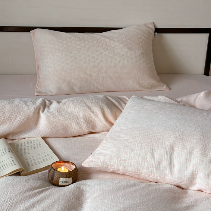 91家纺网 家纺一手货源 找家纺 玛奇朵 2024新品韩国A类色织简约双面波点提花双层皱皱纱-波尔卡舞曲 波尔卡舞曲-粉