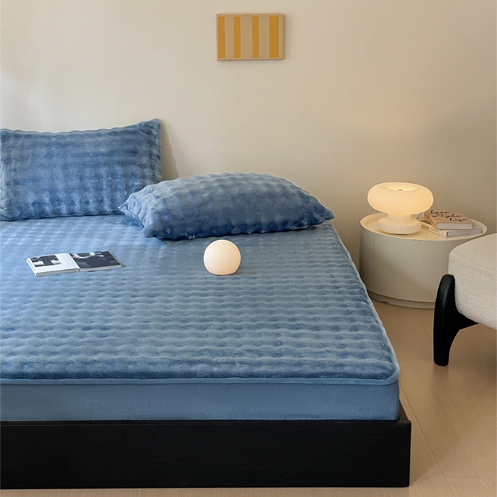 91家纺网 家纺一手货源 找家纺 欧邦 新款泡泡绒仿兔毛牛奶绒床笠可搭配同款毛毯（外贸供货） 泡泡宝蓝