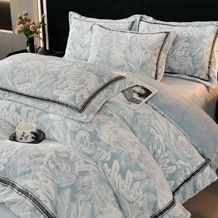 91家纺网 家纺一手货源 找家纺 （总）妮恒美 2024新款提花织带款牛奶绒床笠款四件套11