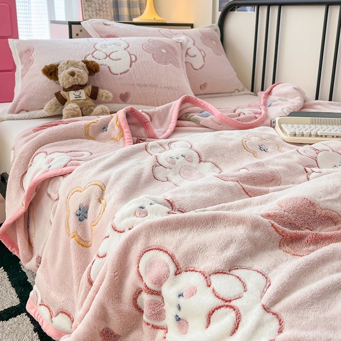 91家纺网 家纺一手货源 找家纺 倾慕家纺 2024新款加厚保暖6D立体雪花绒系列-毛毯 活泼小兔