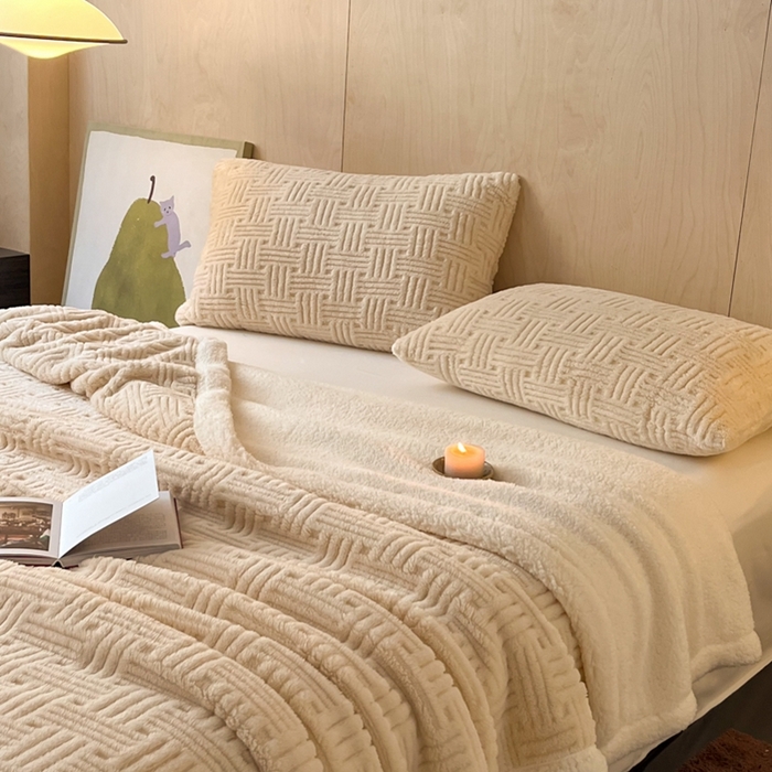 91家纺网 家纺一手货源 找家纺 欧邦 新款提花舒棉绒羊羔绒毛毯（外贸供货） 暖米杏