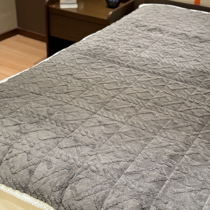 91家纺网 家纺一手货源 找家纺 （总）一隅花田 2024新款塔芙蓉夹棉床盖床护垫