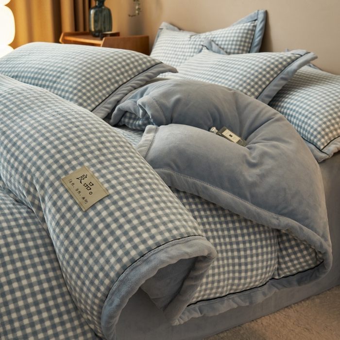 91家纺网 家纺一手货源 找家纺 2024新款无印风牛奶绒宽边可拆洗冬被被子被芯 无印风可拆洗冬被-天蓝小格