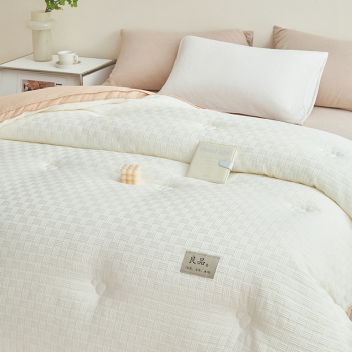 91家纺网 家纺一手货源 找家纺 2024新款b类针织良品格大豆纤维冬被被子被芯 良品格-白+杏