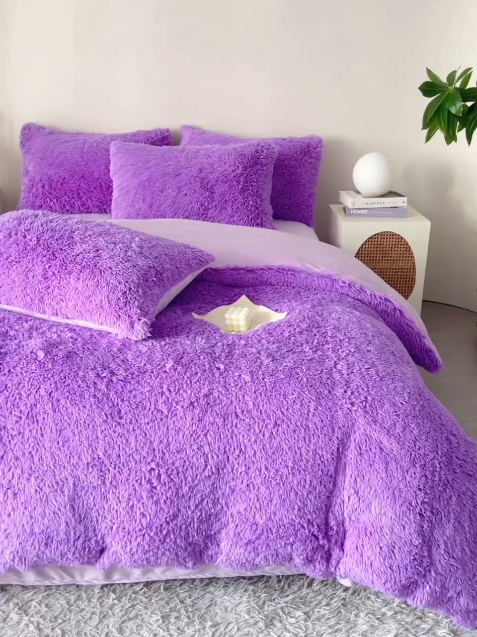 91家纺网 家纺一手货源 找家纺 品尚嘉家纺2025新款纯色水貂绒四件套长毛绒保暖套件浅紫