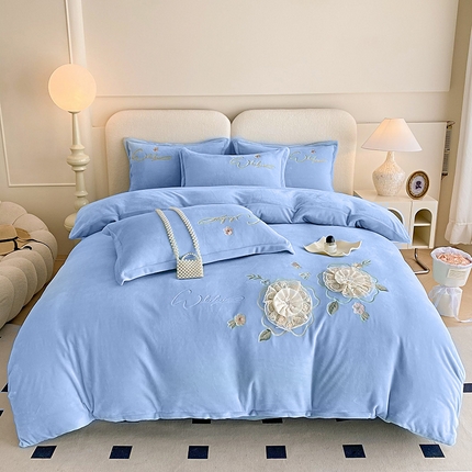 91家纺网 家纺一手货源 找家纺 （总）孟鑫家纺 2025新款加厚牛奶绒手工花绣花四件套莱茵花园系列