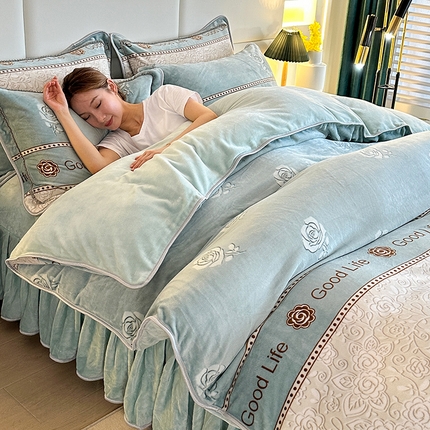 雨洋2025新款加厚保暖8.5斤牛奶绒金貂婴儿绒四件套 慕斯