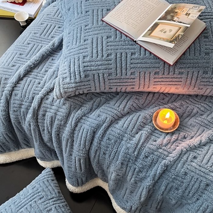 91家纺网 家纺一手货源 找家纺 欧邦 新款提花舒棉绒羊羔绒毛毯（外贸供货） 贵族蓝