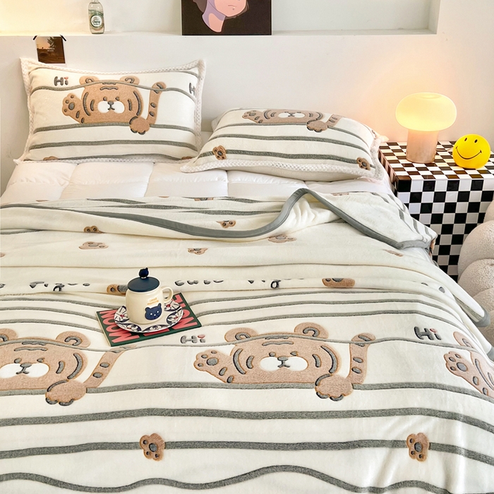 91家纺网 家纺一手货源 找家纺 倾慕家纺 2024新款加厚保暖6D立体雪花绒系列-毛毯 欢乐小虎