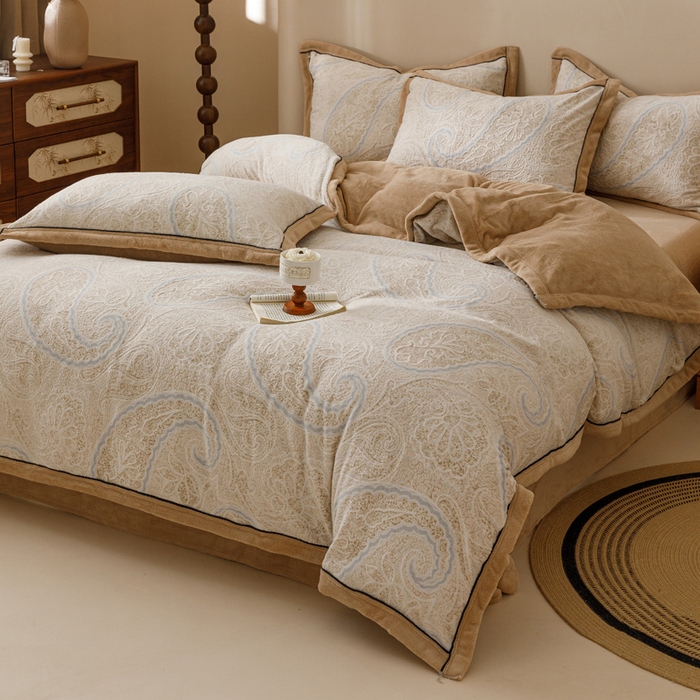 91家纺网 家纺一手货源 找家纺 2024新款牛奶绒染色雕花可拆洗冬被被子被芯 凤尾花