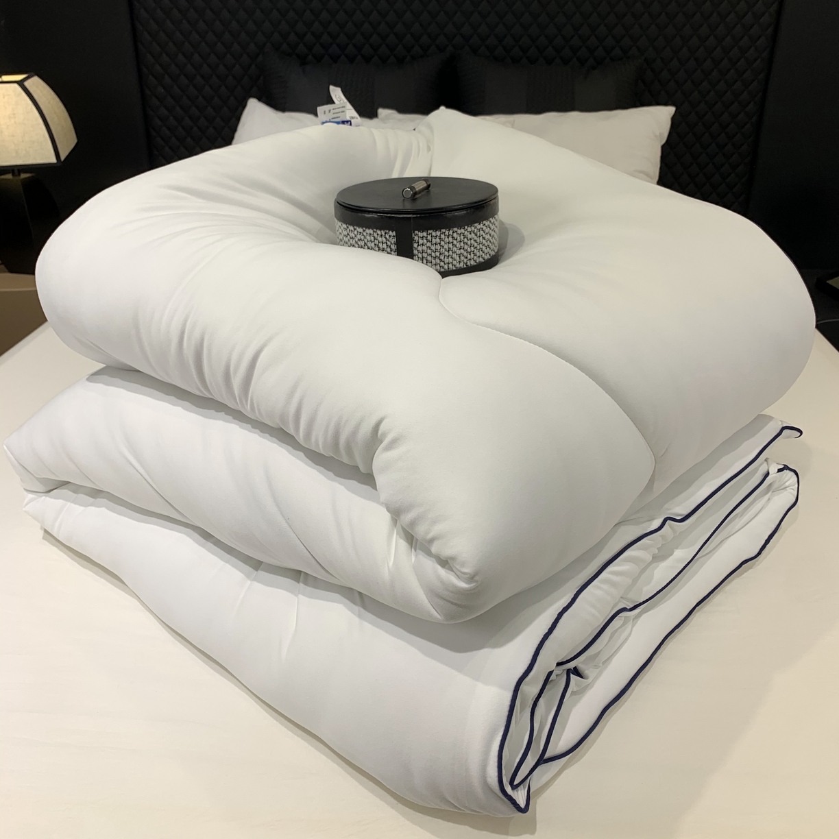 91家纺网 家纺一手货源 找家纺 奈萝家纺 2024新款超柔针织四季恒温春秋被冬被被子被芯 白色