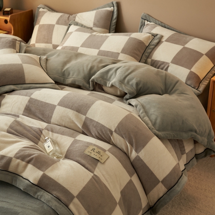 91家纺网 家纺一手货源 找家纺 2024新款无印风牛奶绒宽边可拆洗冬被被子被芯 无印风可拆洗冬被-灰白格