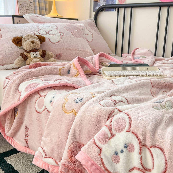 91家纺网 家纺一手货源 找家纺 倾慕家纺 2024新款加厚保暖6D立体雪花绒系列-毛毯 活泼小兔