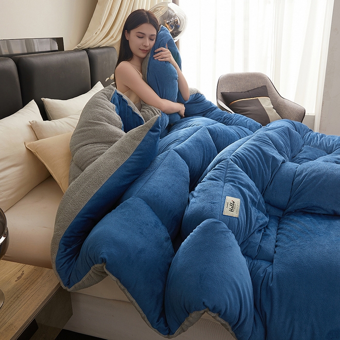 91家纺网 家纺一手货源 找家纺 梦恬佳 2024新款牛奶绒羊羔绒冬被被子被芯 蓝灰色