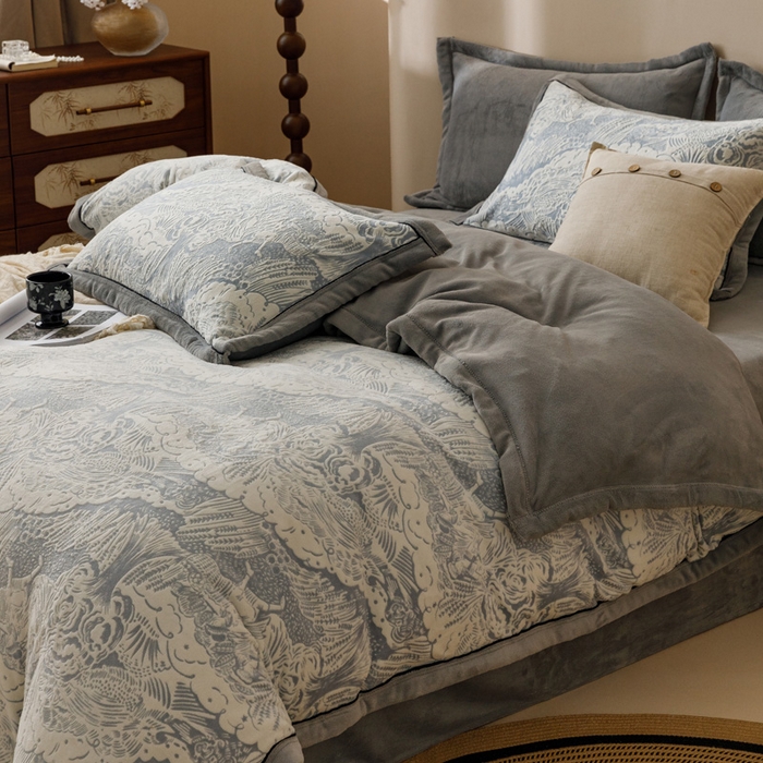 91家纺网 家纺一手货源 找家纺 2024新款牛奶绒染色雕花可拆洗冬被被子被芯 还之恋