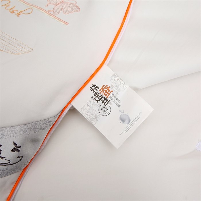 91家纺网 家纺一手货源 找家纺 恒鑫 2025新款全棉绣花桑蚕丝冬被春秋被拉链二合一子母被 月光白