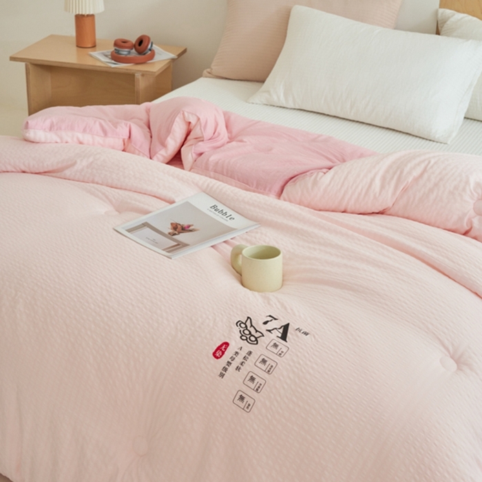 91家纺网 家纺一手货源 找家纺 子由 2024新款b类泡泡格7A抗菌大豆纤维冬被被子被芯 泡泡格-雅粉