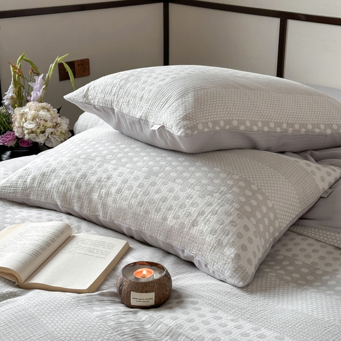 91家纺网 家纺一手货源 找家纺 玛奇朵 2024新品韩国A类色织简约双面波点提花双层皱皱纱-波尔卡舞曲 波尔卡舞曲-灰