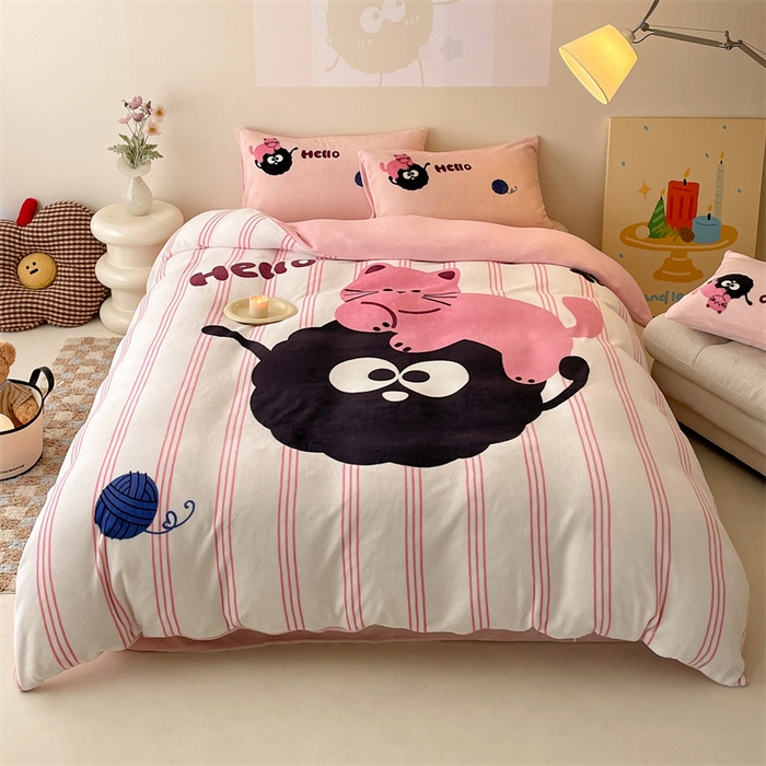 91家纺网 家纺一手货源 找家纺 星座家纺 2025新款大版卡通牛奶绒四件套 煤球小猫