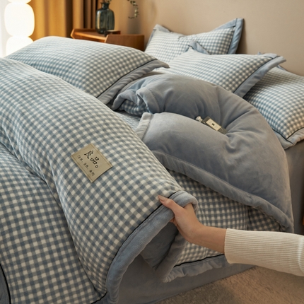 91家纺网 家纺一手货源 找家纺 2024新款无印风牛奶绒宽边可拆洗冬被被子被芯 无印风可拆洗冬被-天蓝小格
