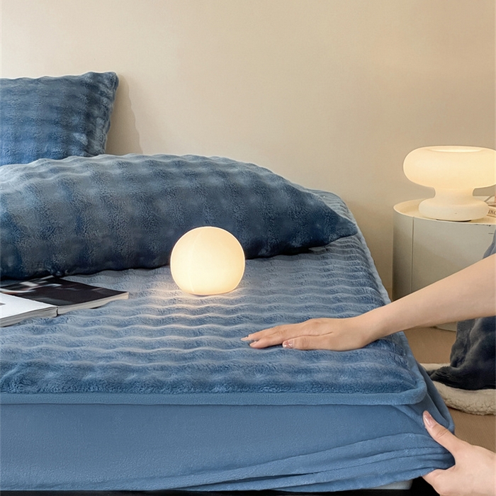 91家纺网 家纺一手货源 找家纺 欧邦 新款泡泡绒仿兔毛牛奶绒床笠可搭配同款毛毯（外贸供货） 泡泡宝蓝