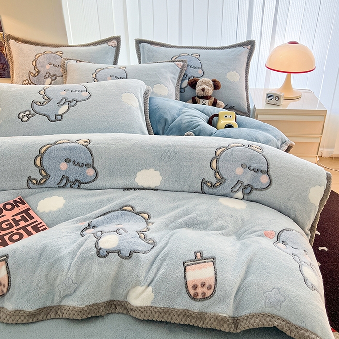 91家纺网 家纺一手货源 找家纺 倾慕家纺 2024新款加厚保暖6D立体雪花绒系列-单被套 奶茶小龙蓝