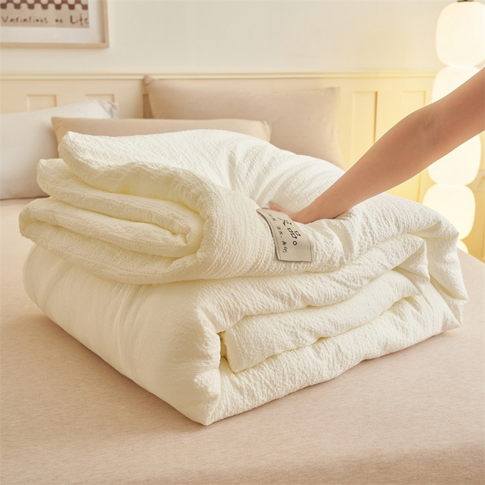 91家纺网 家纺一手货源 找家纺 （总）子由 2024新款b类韩系邹邹格大豆纤维冬被被子被芯