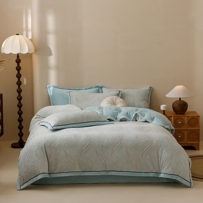 91家纺网 家纺一手货源 找家纺 2024新款牛奶绒染色雕花可拆洗冬被被子被芯 意境云海