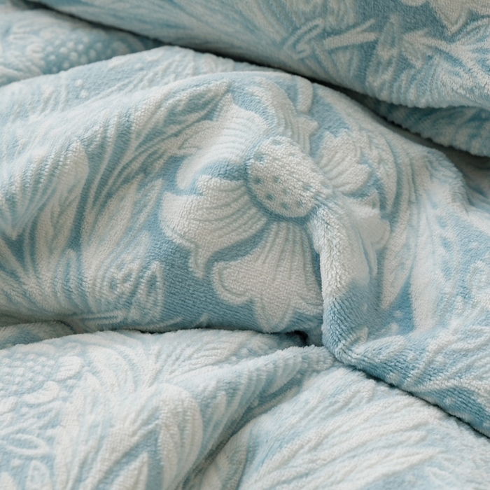 91家纺网 家纺一手货源 找家纺 2024新款牛奶绒染色雕花可拆洗冬被被子被芯 简爱