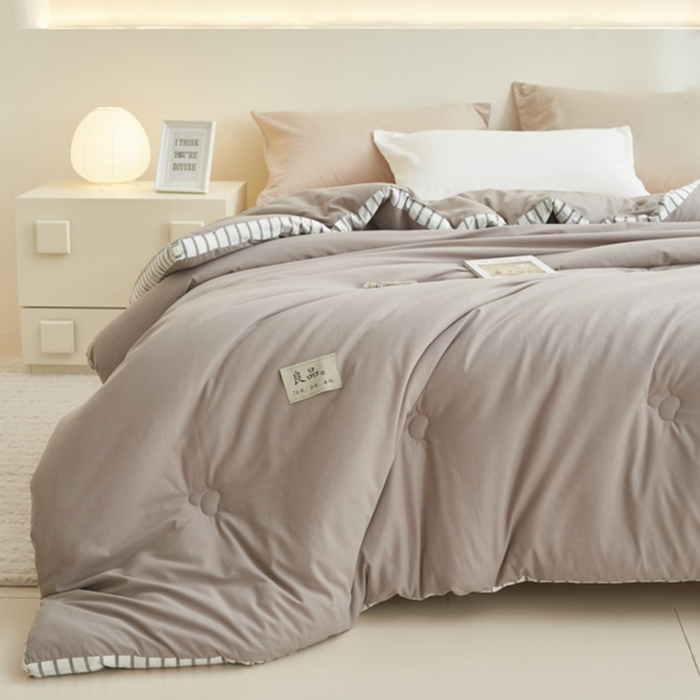 91家纺网 家纺一手货源 找家纺 2024新款b类简约条纹立体大豆纤维冬被被子被芯 条纹立体-浅灰