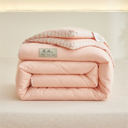 91家纺网 家纺一手货源 找家纺 2024新款b类简约条纹立体大豆纤维冬被被子被芯 条纹立体-浅粉