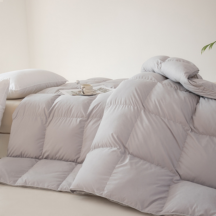 91家纺网 家纺一手货源 找家纺 华盛羽绒被 2024新款立体金边鹅绒被糯感羽绒冬被可定制烫画 灰色立体边款