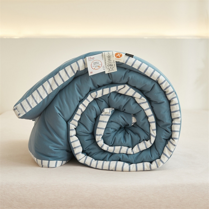 91家纺网 家纺一手货源 找家纺 （总）2024新款b类简约条纹立体大豆纤维冬被被子被芯