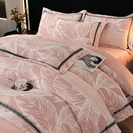 91家纺网 家纺一手货源 找家纺 （总）妮恒美 2024新款提花织带款牛奶绒床笠款四件套11