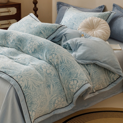 2024新款牛奶绒染色雕花可拆洗冬被被子被芯 简爱