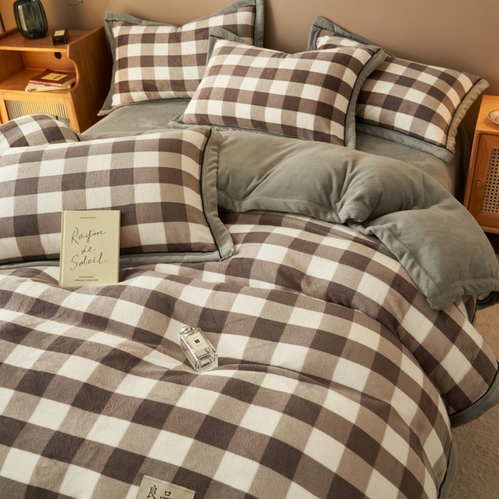 91家纺网 家纺一手货源 找家纺 2024新款无印风牛奶绒宽边可拆洗冬被被子被芯 无印风可拆洗冬被-大灰格