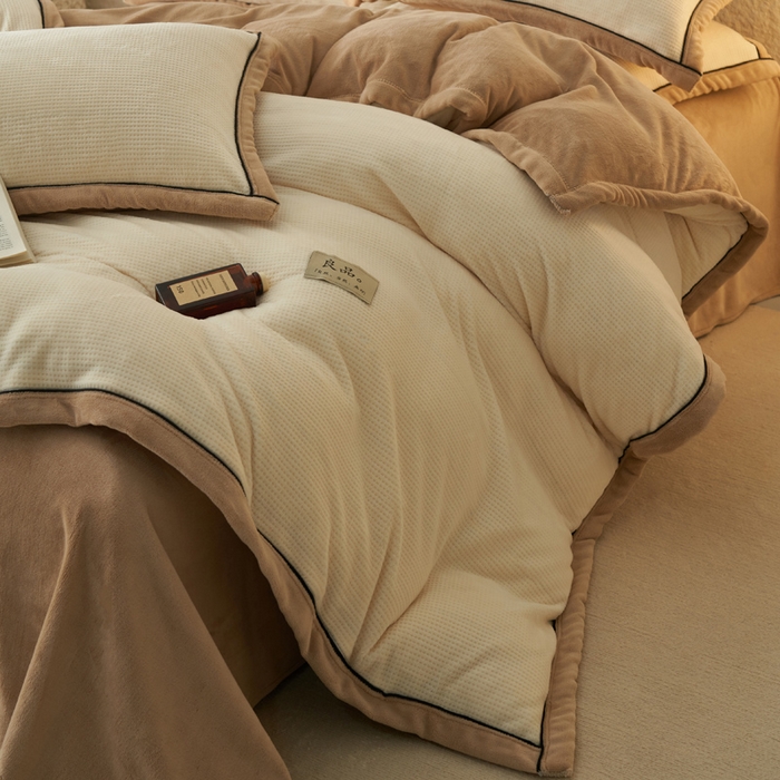 91家纺网 家纺一手货源 找家纺 2024新款牛奶绒华夫格可拆洗冬被被子被芯 华夫格可拆洗-米白