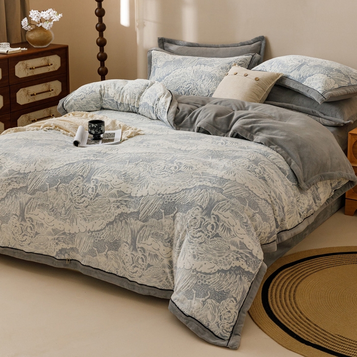 91家纺网 家纺一手货源 找家纺 2024新款牛奶绒染色雕花可拆洗冬被被子被芯 还之恋