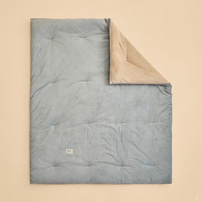 91家纺网 家纺一手货源 找家纺 2024新款双面牛奶绒德绒拼色冬被四件套 德绒拼色-浅灰