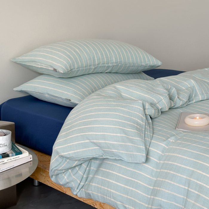 91家纺网 家纺一手货源 找家纺 玛奇朵 2024新品简约色织中古细条纹双层皱皱纱-时尚印迹 时尚印迹-浅蓝