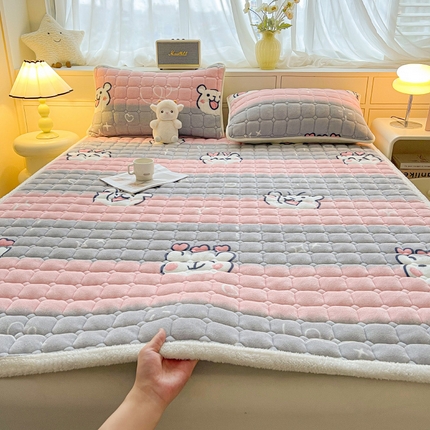 91家纺网 家纺一手货源 找家纺 总 眠势力 2025新款牛奶绒床垫保防滑床护垫床褥学生垫子可机洗