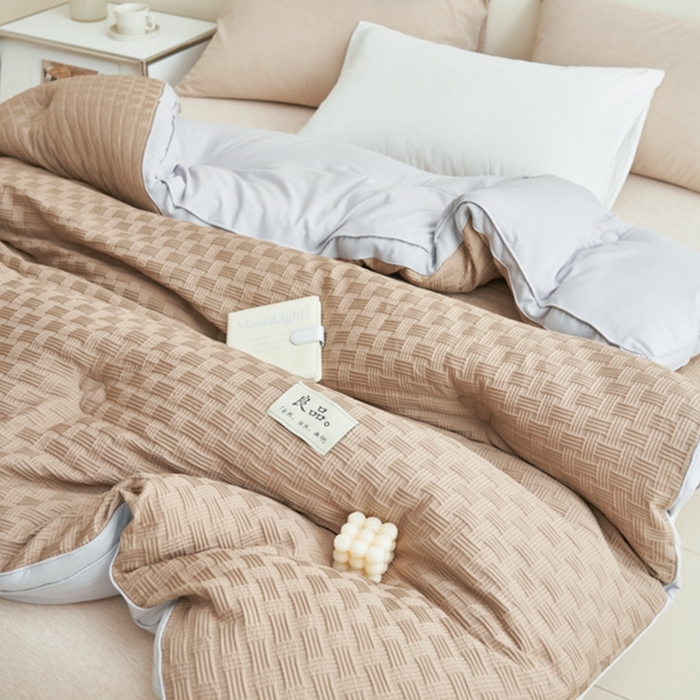 91家纺网 家纺一手货源 找家纺 2024新款b类针织良品格大豆纤维冬被被子被芯 良品格-驼+灰