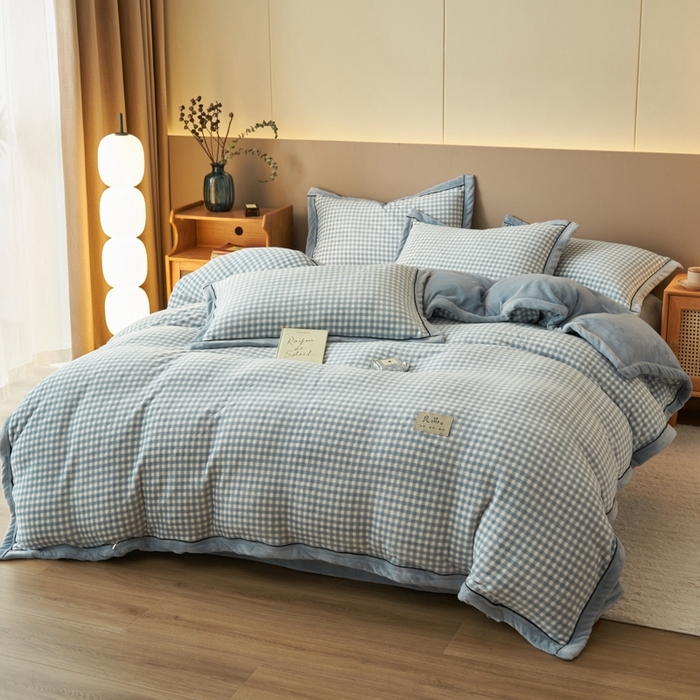 91家纺网 家纺一手货源 找家纺 2024新款无印风牛奶绒宽边可拆洗冬被被子被芯 无印风可拆洗冬被-天蓝小格